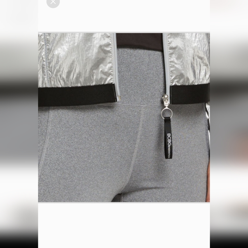 Bcbgeneration Silver Running Jacket. Size: Large - image 4